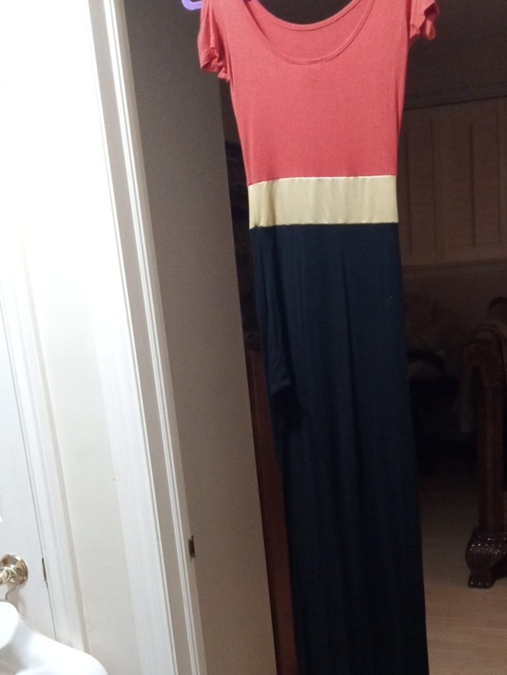 ๐ฒ4โฃโถGoJane Coral, Cream Gold & BlackColorblock Maxi Dress Side Slit